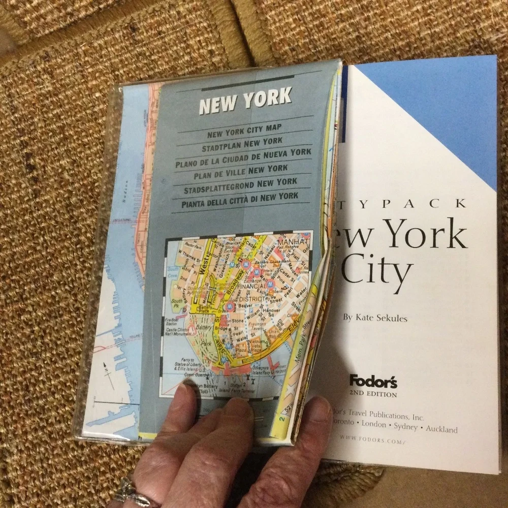 Fodor's Complete Pocket Guide to NYC & full size color map, 1996-1997 City Pack